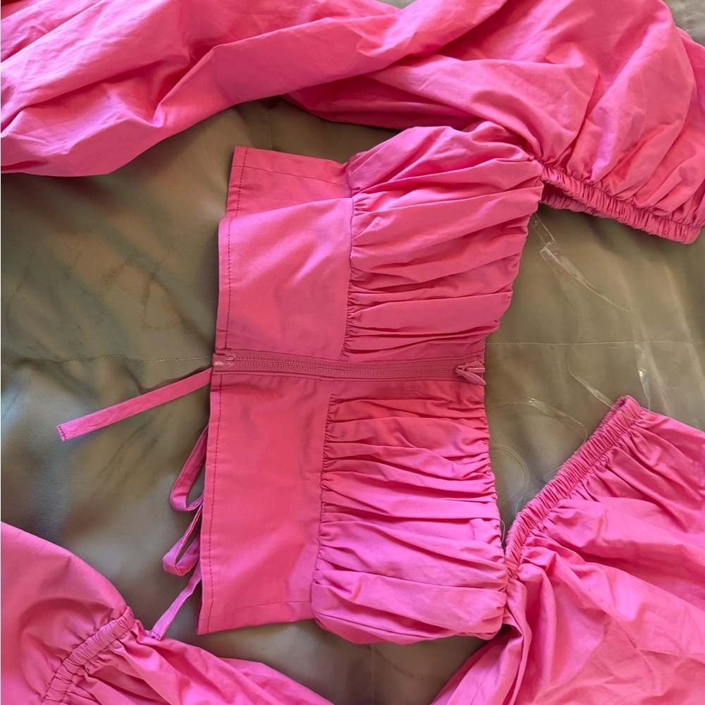 Pink Off-Shoulder Blouse - Picture 4 of 4